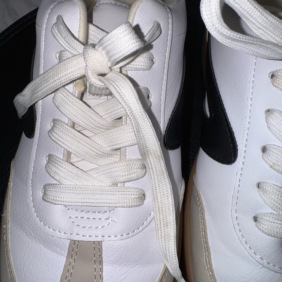 DV by Dolce Vita White and Tan Women's Sneakers size 7.5 - Picture 8 of 16